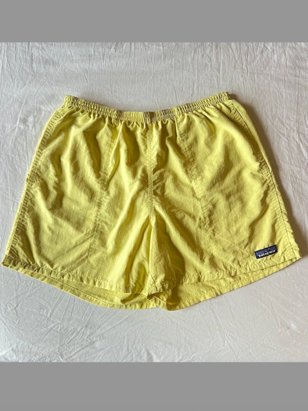 Patagonia Men's Yellow 100% Nylon 5" Baggies Athletic Swim Hiking Shorts Size M